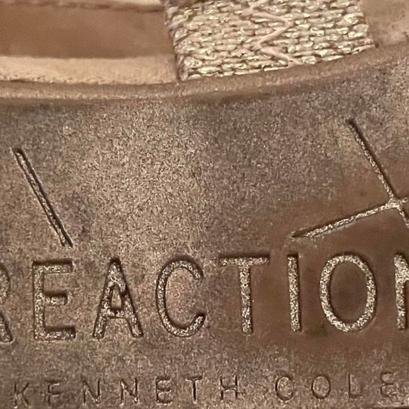 EUC Reaction Kenneth Cole Gold Metallic Gladiator Sandals Size 7 - Picture 6 of 6